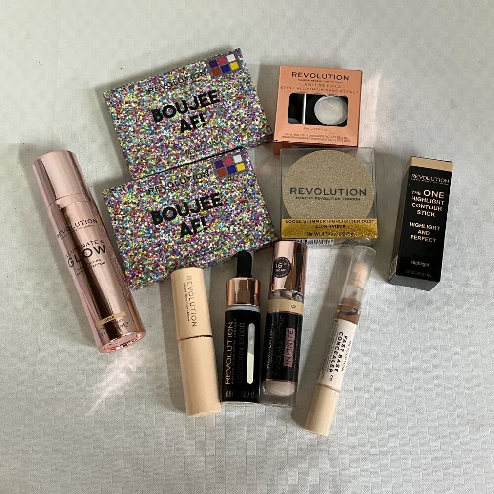 Revolution Makeup Kit 10pc Set Highlighter, Concealer, Eyeshadow, Glow